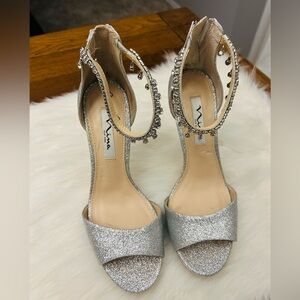 Nina Feya Silver Heels with Ankle Strap Women’s size 9